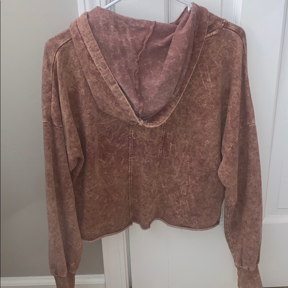 Crop top - Picture 2 of 3